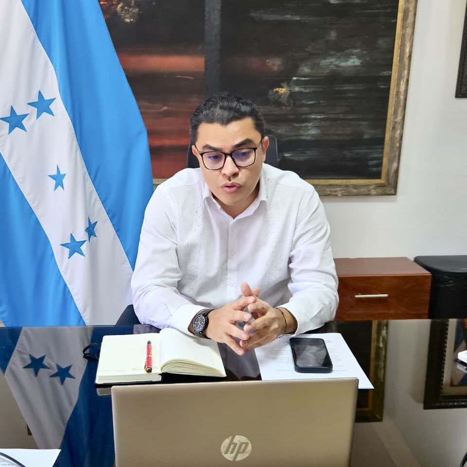 REUNIÓN de CANCILLERES de la CELAC convocada de carácter urgente por el bombardeo injustificado de EEUU a Venezuela, el secuestro del Presidente Nicolás Maduro y la violación de la Carta de las Naciones Unidas, el derecho internacional y La Paz mundial. <a href="/CancilleriaHN/">Cancillería Honduras</a>