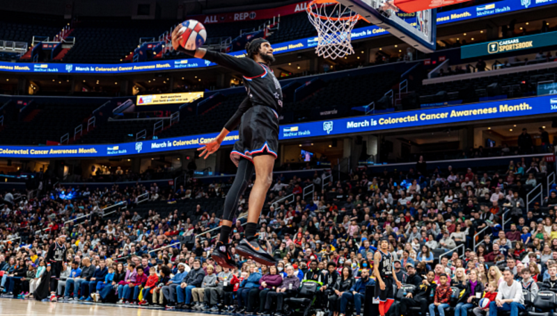 SportsInDB's tweet image. 🏀 The Harlem Globetrotters 100th Anniversary World Tour is bringing jaw-dropping moves, laugh-out-loud moments and nonstop excitement to the Ocean Center in Daytona Beach on Jan. 7 at 7 pm. 📱 More Details: bit.ly/4qmTtPx

#SportsDaytonaBeach 
#LoveDaytonaBeach