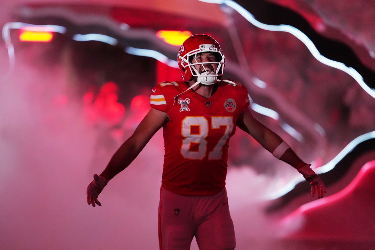 HayleyLewis_'s tweet image. If today is Travis Kelce’s final NFL game, all that’s left to say is thank you:
3× Super Bowl Champion.
11× Pro Bowler.
7× All-Pro.
All-time great at his position redefining what a tight end can be for over a decade.
The decision is his. The legacy is forever.