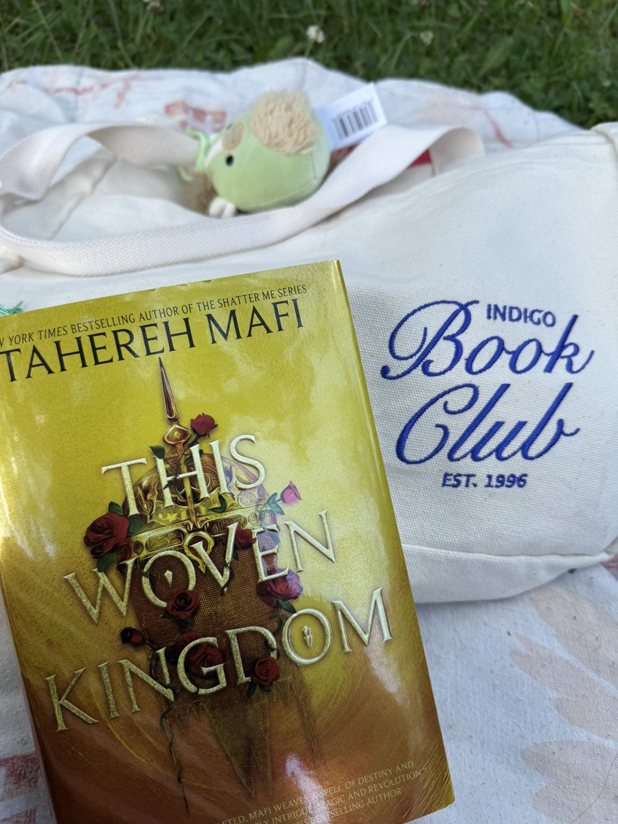 warnetteluvr's tweet image. hii im simmie and i’m not new to #booktwt but i stopped using this acc but want to use it again 🫶🏽

✩ she/her; 23
✩ romance, thriller &amp;amp; fantasy
✩ favs: shatter me, vicious, twisted series, on the same page
✩ sapphic romance
✩ i love book recs hehe

↻/♡ to be moots