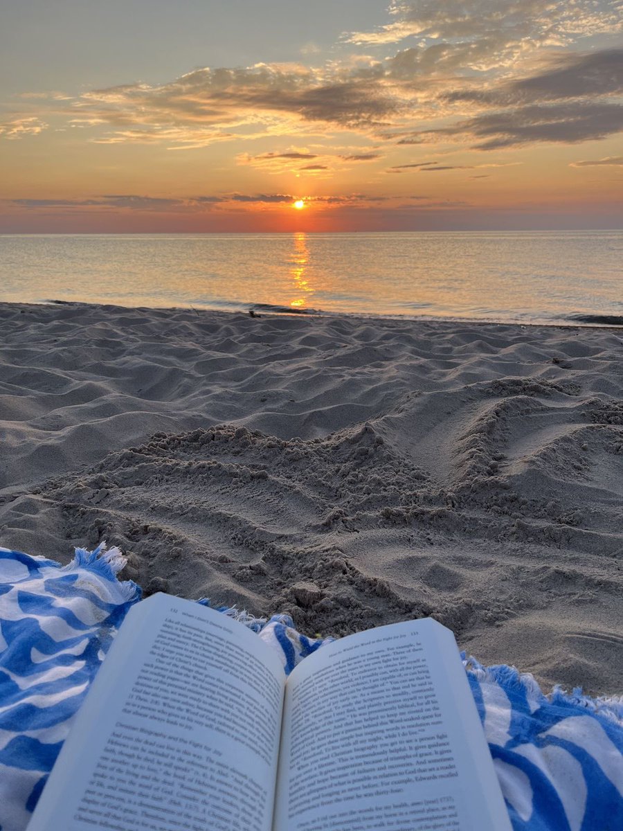 warnetteluvr's tweet image. hii im simmie and i’m not new to #booktwt but i stopped using this acc but want to use it again 🫶🏽

✩ she/her; 23
✩ romance, thriller &amp;amp; fantasy
✩ favs: shatter me, vicious, twisted series, on the same page
✩ sapphic romance
✩ i love book recs hehe

↻/♡ to be moots