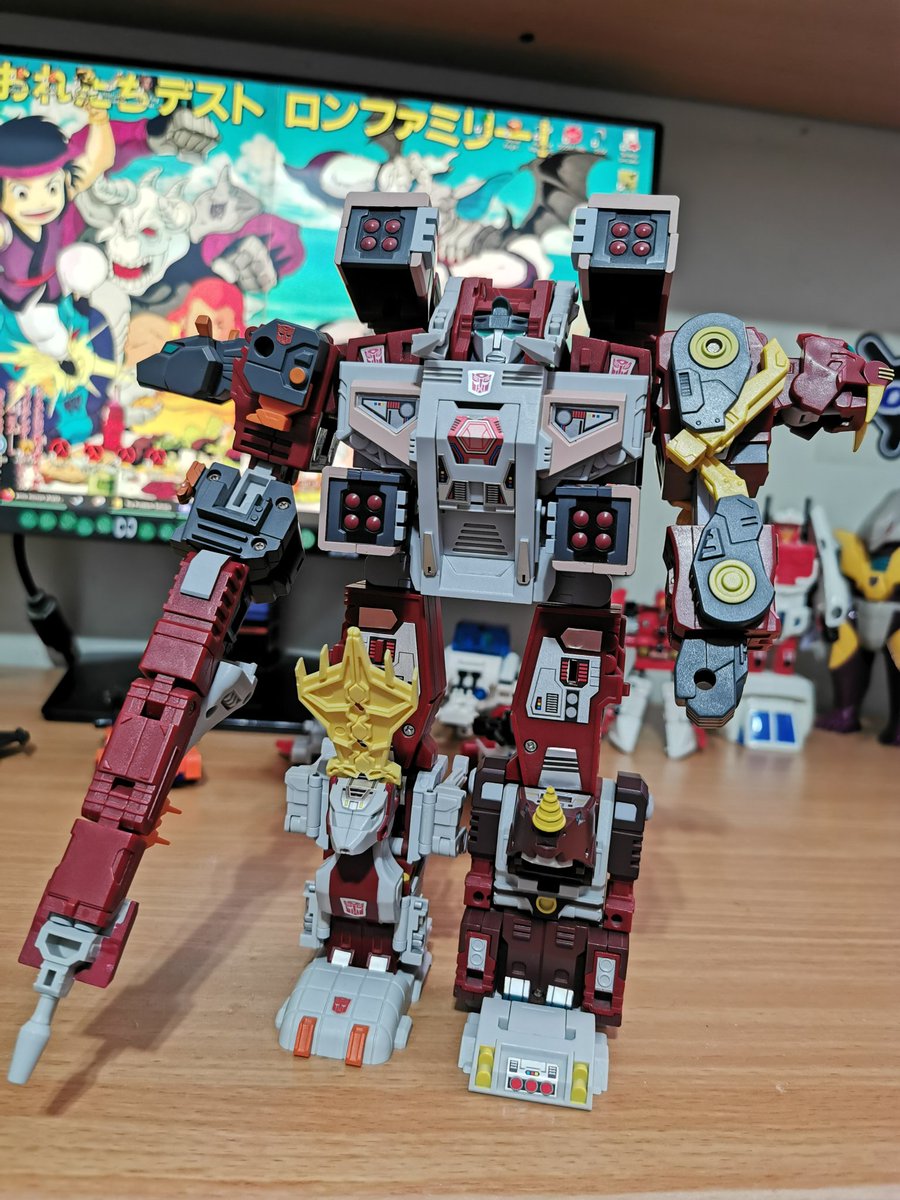 ToolalaJ's tweet image. i want to be transported into the alternate reality where glacialord started a whole subgenre of new g1 style toys