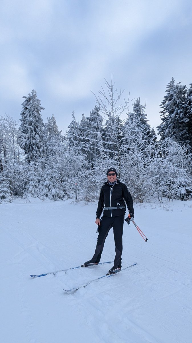halsbruecke's tweet image. grüße an alle aus #nassau im #osterzgebirge 

-5°c und eisiger wind, aber das erste mal wieder auf ski hat spaß gemacht ❄️

@Kachelmannwettr 
@Kachelmann