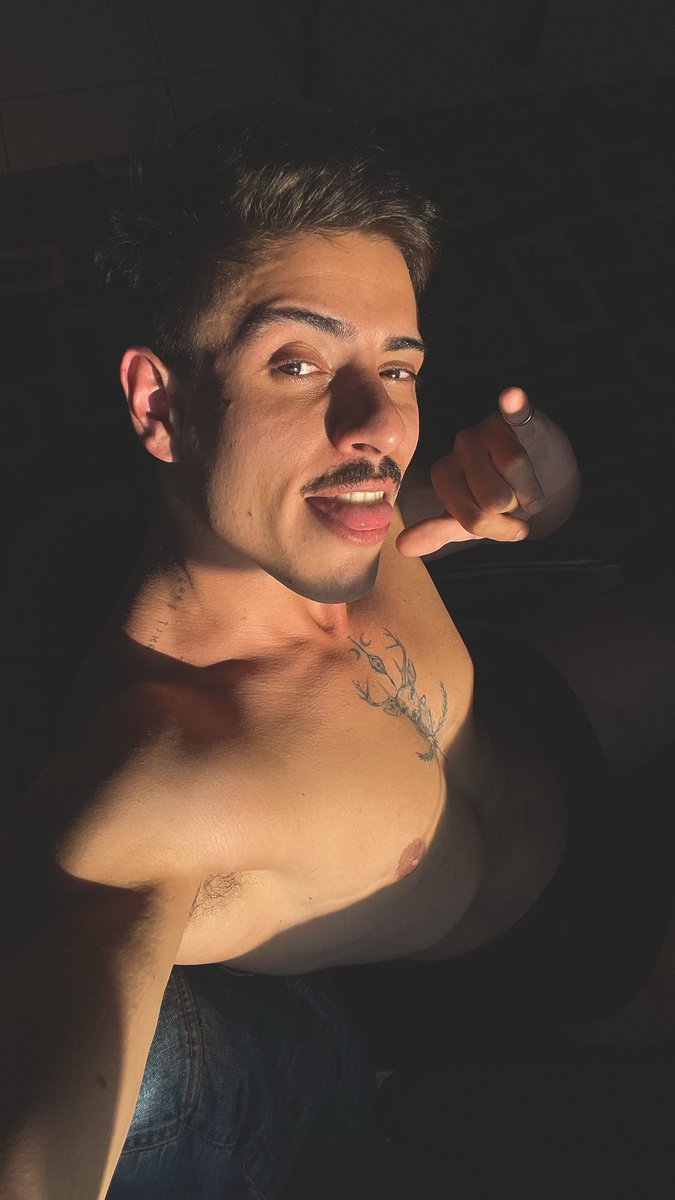 hellogisell's tweet image. Trintei e aceito presente na dm 🙇🏻‍♂️