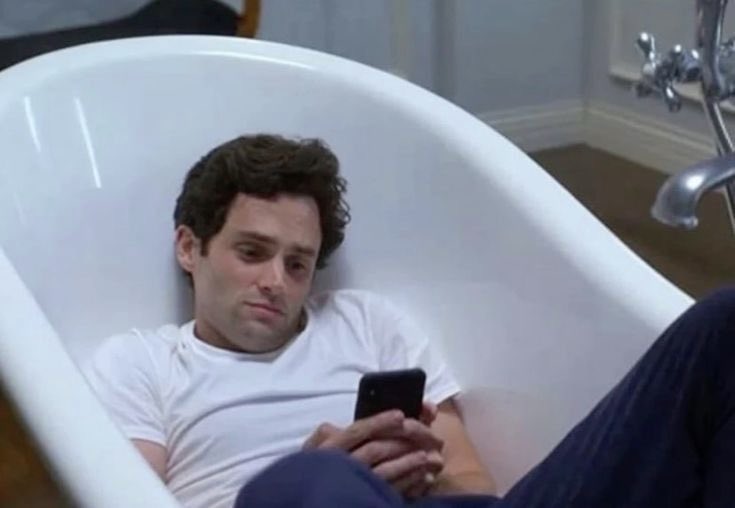 _redfeels's tweet image. me after finding something i wasn't supposed to