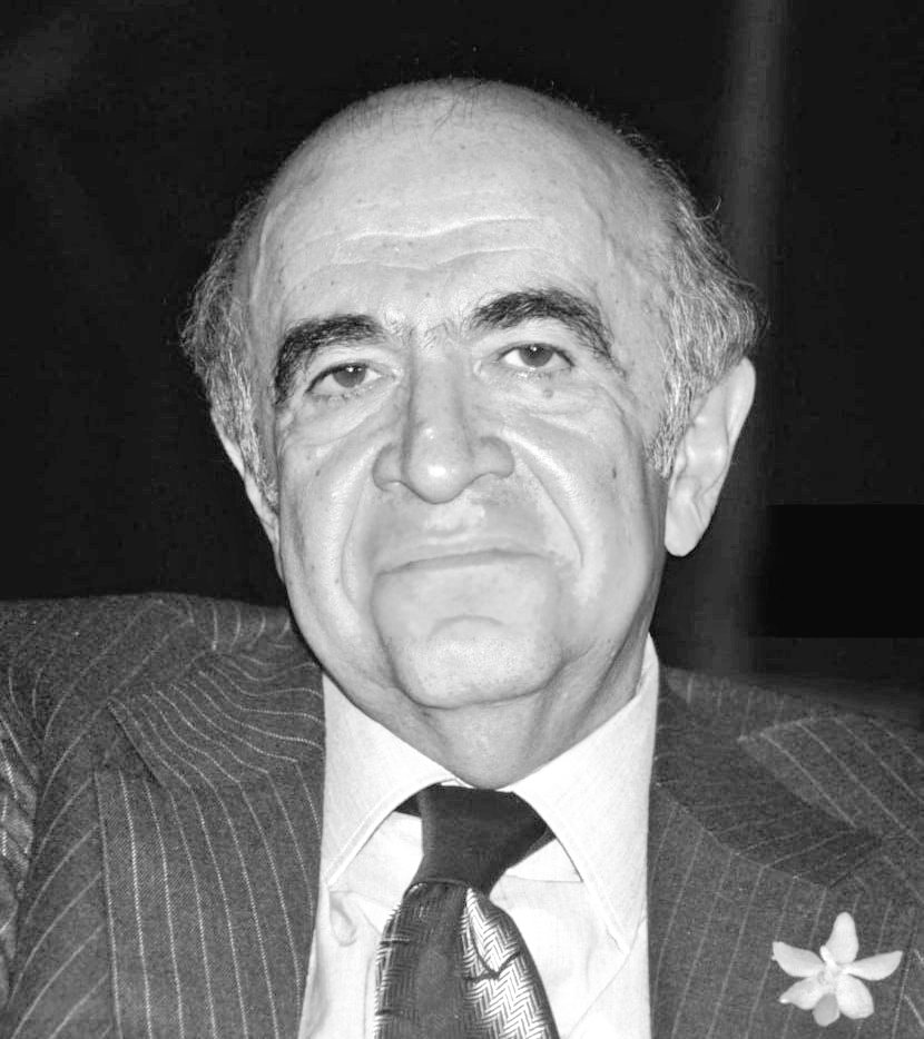 sam___uel's tweet photo. هویدا : ​«من تمام زندگی‌ام را وقف این کشور کرده‌ام.» #تاریخ https://t.co/ljZOJN4397