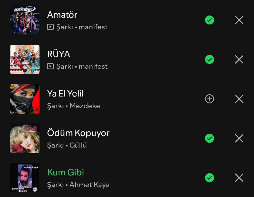 relaxolsef's tweet photo. kizlar ve garip muzik zevkleri https://t.co/B0tGX8dA5F