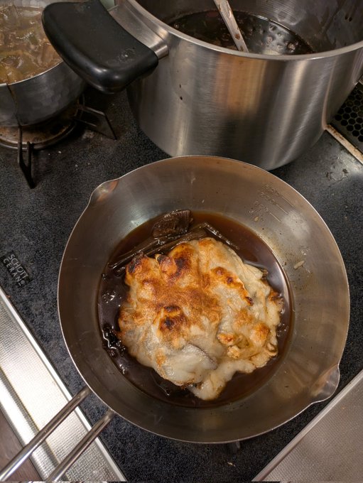 お正月三が日、神棚にお供えしたお餅を下げた後にまとめ焼きしたものでございます。尚、これは一日分になります。 