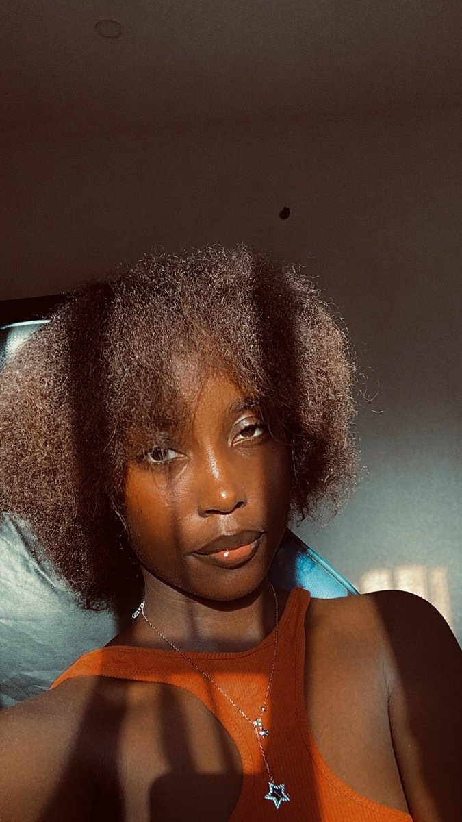 DereniRay's tweet image. I took pictures today😝.