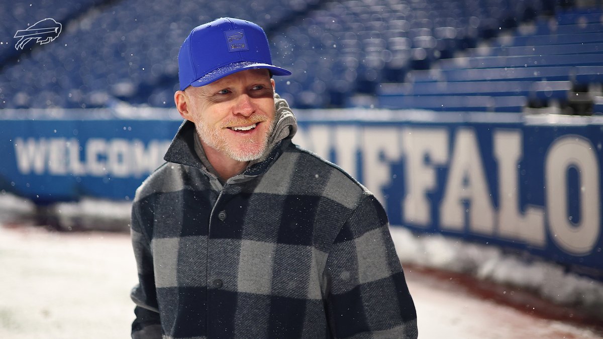 BuffaloBills's tweet image. HC Sean McDermott took a walk-through of @HighmarkStadm the night before the Farewell Celebration Game. 🥹

📸: bufbills.co/3YTpOBJ