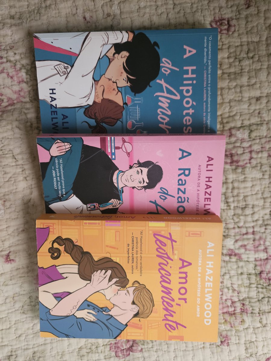 judearcheronn's tweet photo. *venda de livros*

NOVOS LIVROS ADICIONADOS

These hollow vows
These twisted bonds 
Kingdom od the cursed
Kingdom of the feared 
A hipotese do amor
A razão do amor
Amor, teoricamente 

OBS: podem ser vendidos separadamente https://t.co/YwHYQqpfyS