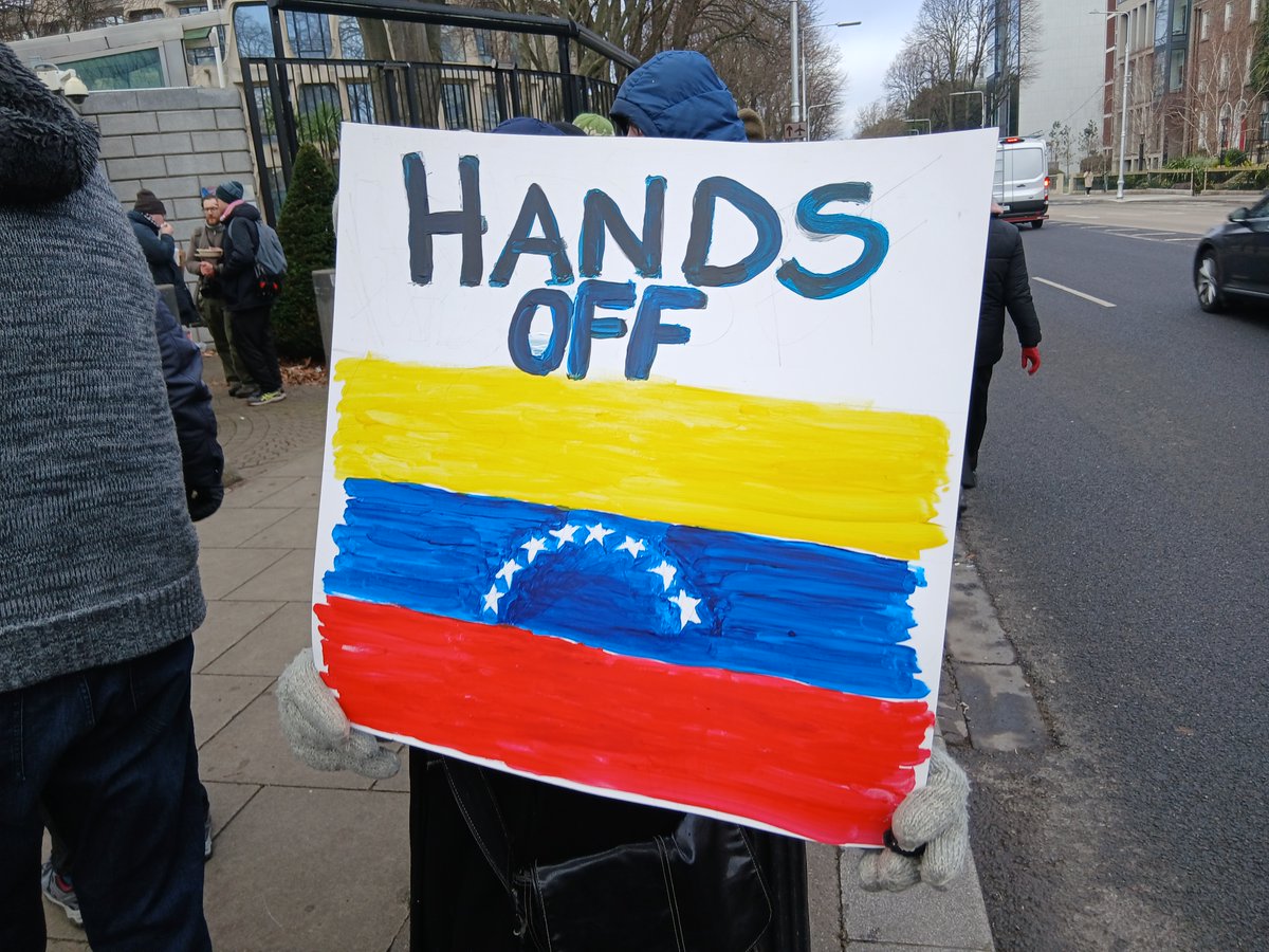 The Irish People Stand With Venezuela!

Protest today at the US Embassy in Dublin.

#Venezuela #Ireland #FreeMaduro