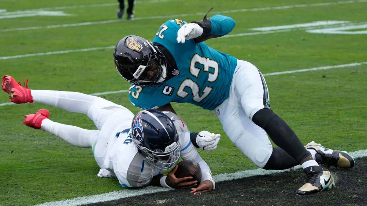 AroundTheNFL's tweet image. Titans rule out Cam Ward (right shoulder) for remainder of game vs. Jaguars; Brandon Allen in at QB

nfl.com/news/notable-i…