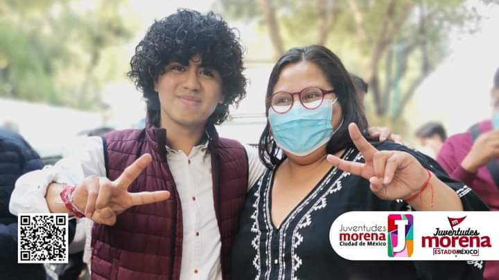jorgegogdl's tweet photo. El chairo que insultó a los Venezolanos que festejaban la caída de Maduro, de nombre Arturo López Robles. Resultó ser empleado de Morena Estado de México, en 2022 sacó un comunicado apoyando la invasión de Rusia a Ucrania, pero ahora protesta la de USA en Venezuela. 🤣 https://t.co/1NvthPERHW