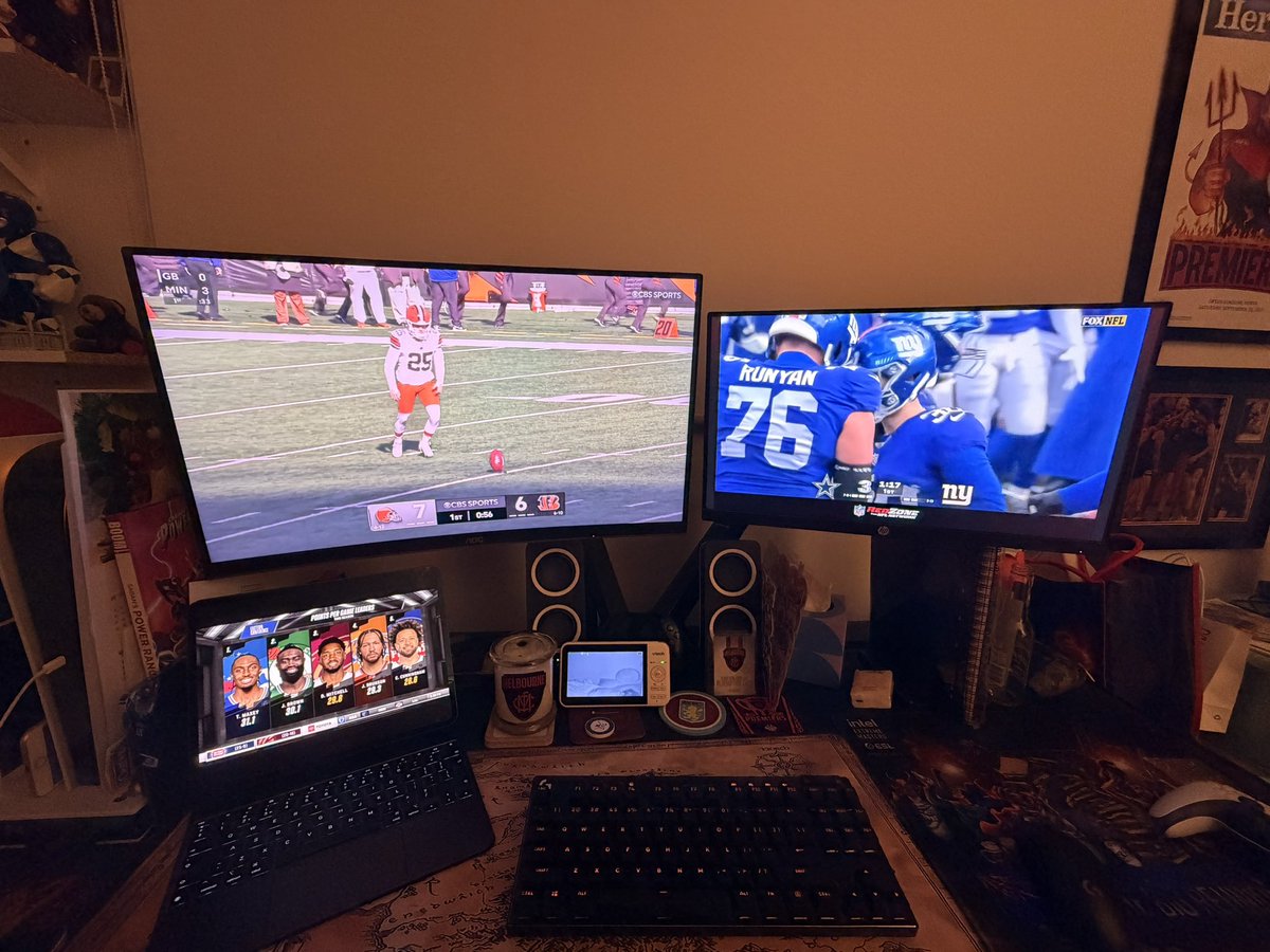 coachcavcam's tweet image. Early af alarm for the last time this season to watch the @Browns lose. Another horrible season long experience 😂. 

Next up, @cavs basketball. 

#DawgPound #LetEmKnow