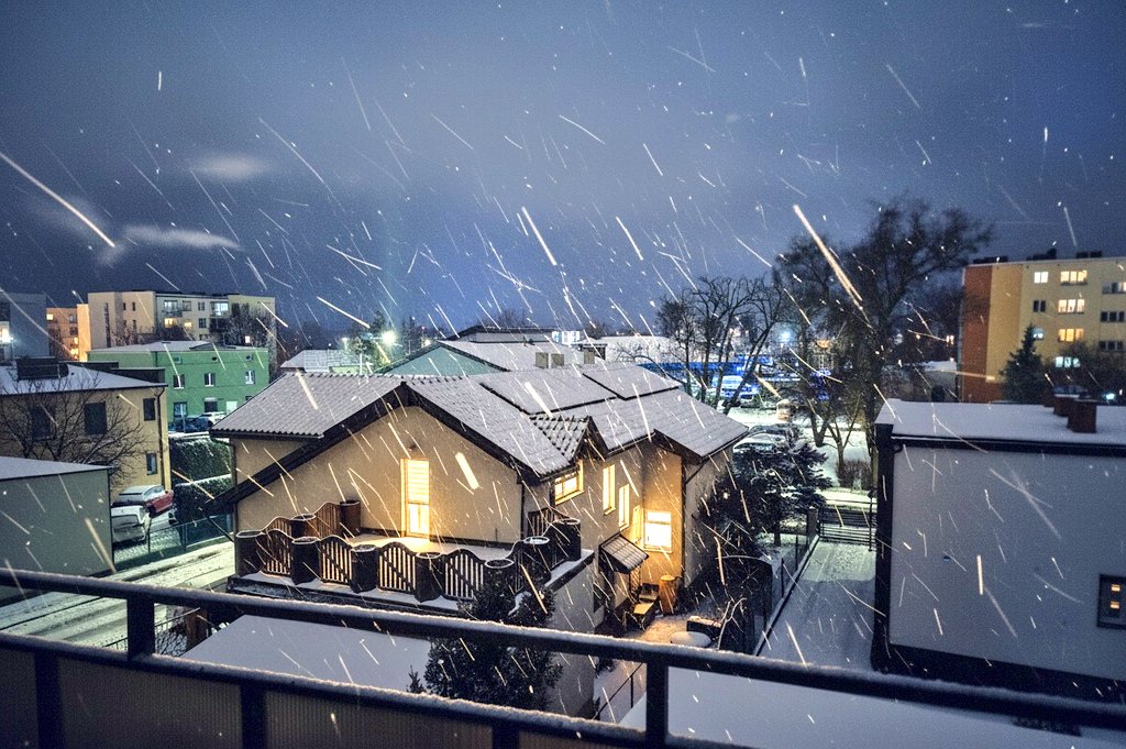 VhroCrypto tweet media