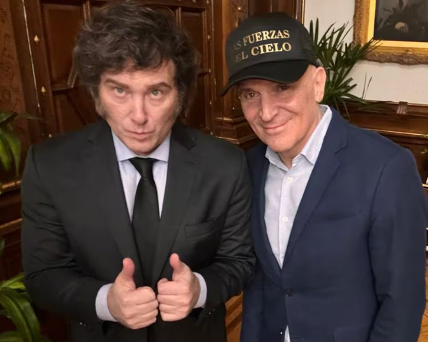 DanteForesi's tweet image. Celebra que su amo yanqui secuestró a un presidente acusándolo de"narco", pero puso como primer candidato del principal distrito argentino a un tipo financiado por un narcotraficante, y lo bancó hasta que no le quedaron alternativas. Hipócritas