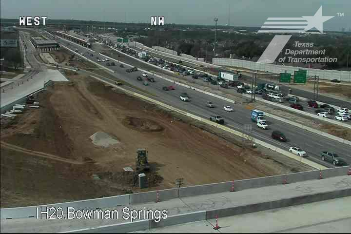 krldtraffic's tweet photo. #SECONNECTOR: WB IH-20 @ IH-820EL, a wreck takes away the 2 right lanes - backups from SW Green Oaks Blvd. @KRLD #KRLDTraffic #1080KRLD #trafficalert @TxDOTFortWorth #Waze https://t.co/olfszPExoL