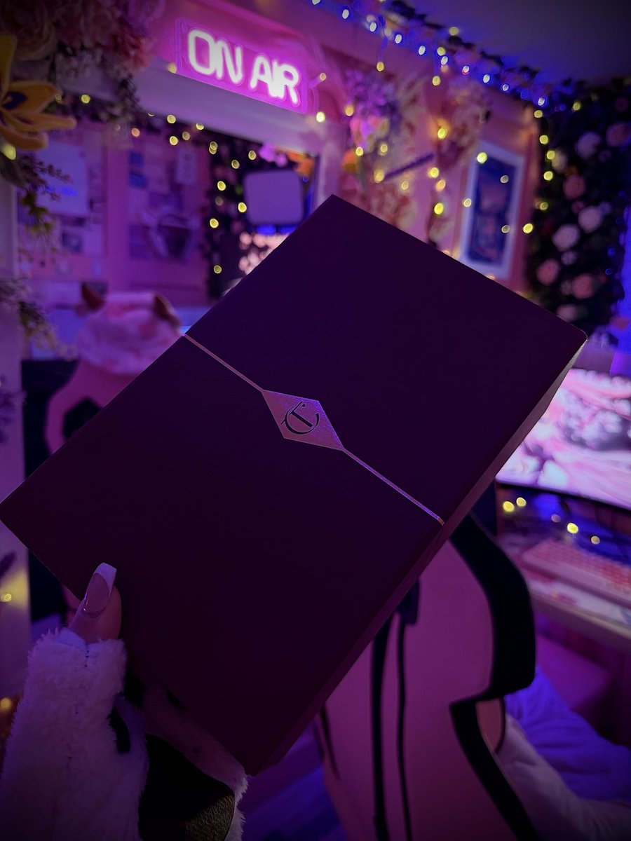 AthenaAryn's tweet image. Oop- 👀

#ad