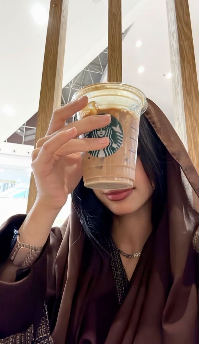 andervilson2's tweet image. Bienvenidos a Casa Anahí. 🫶
Desliza para ver un adelanto de alguna de las nuevas piezas de mi colección.
¡Porque todos merecemos vivir bonito! 🤩