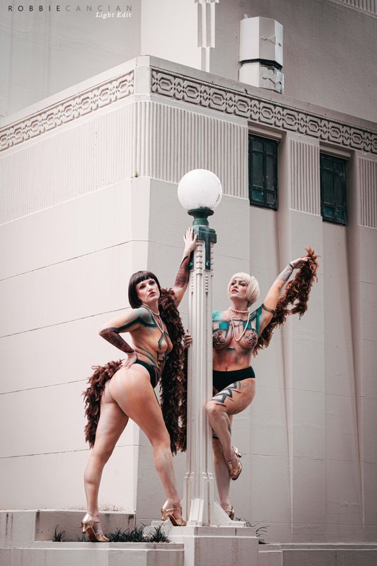 NZsHottest's tweet photo. Art Deco body paint with bold lines and shared energy. Where fine art meets confident form. ✨
#BodyArt #ArtDeco #DoubleShoot #FineArt https://t.co/3sOS1SZt3Y