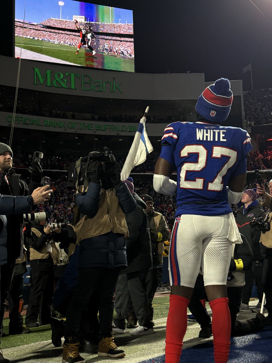 JennaCottrell's tweet image. Tre White standing to watch the video montage of the closing out of Highmark Stadium 

#billsmafia
