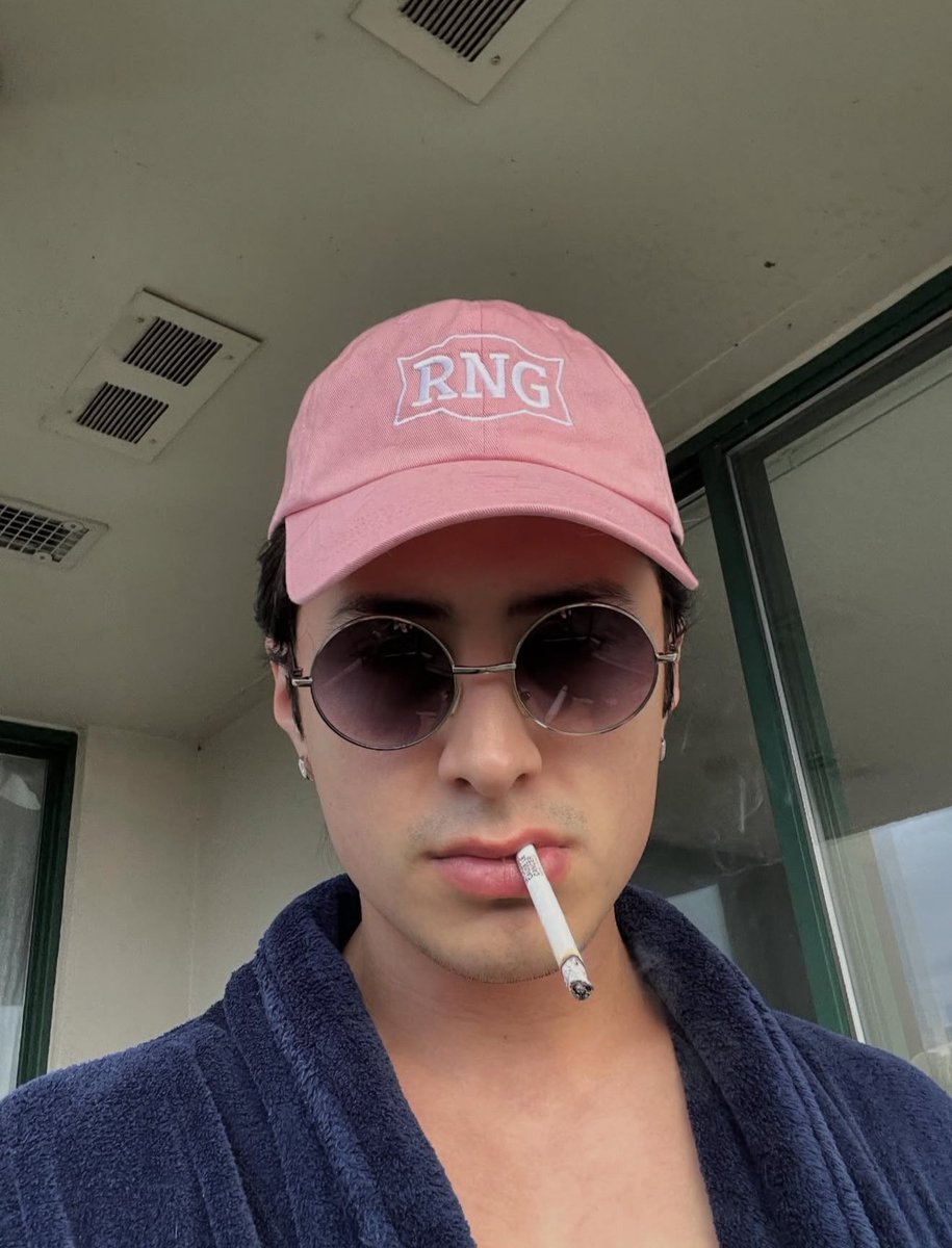 if smokings bad why so hot ?