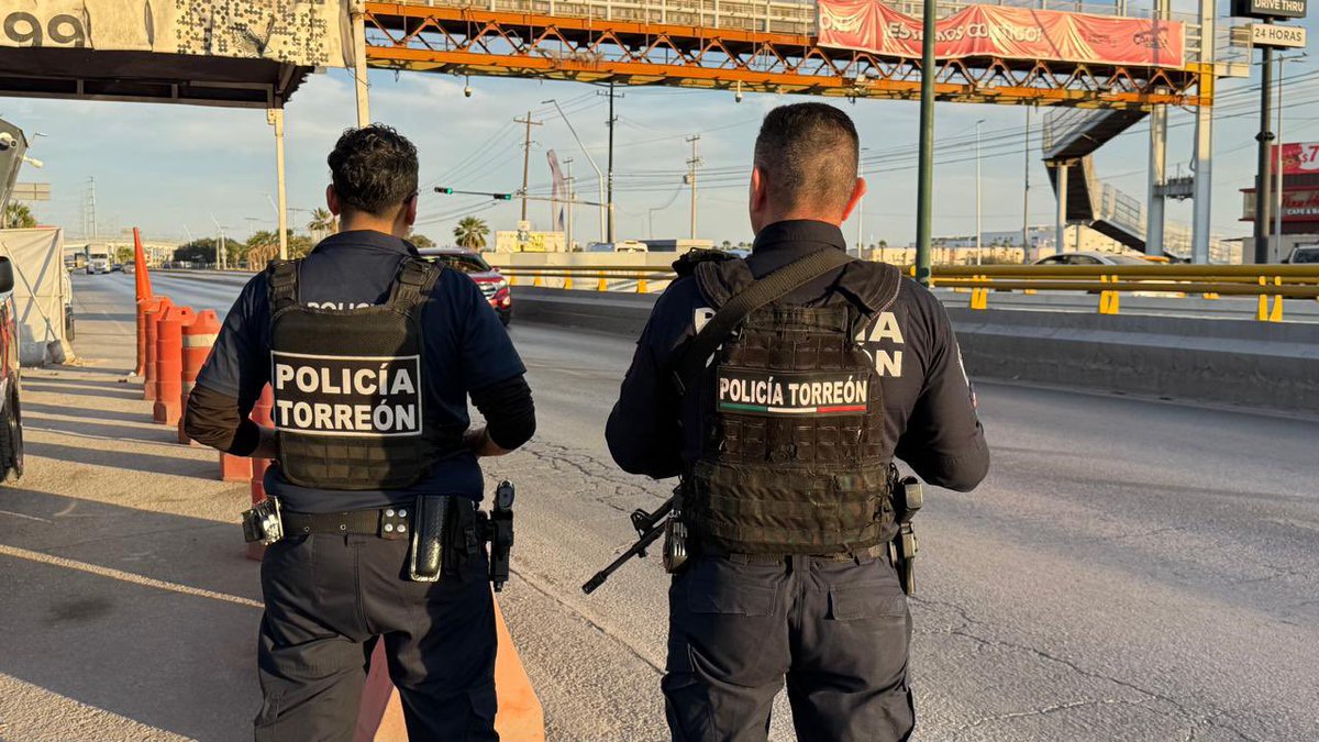 Este día,el comisario Alfredo Flores supervisó los filtros de revisión en los principales accesos a la ciudad, verificando que cuenten con el personal y equipo necesario. Estas acciones se realizan por instrucciones del alcalde <a href="/RomanCepeda/">Román Alberto Cepeda</a> para fortalecer la seguridad.