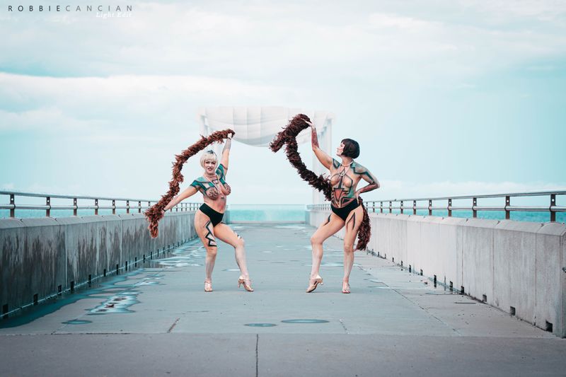 NZsHottest's tweet photo. Art Deco body paint with bold lines and shared energy. Where fine art meets confident form. ✨
#BodyArt #ArtDeco #DoubleShoot #FineArt https://t.co/H04dG2o7dz