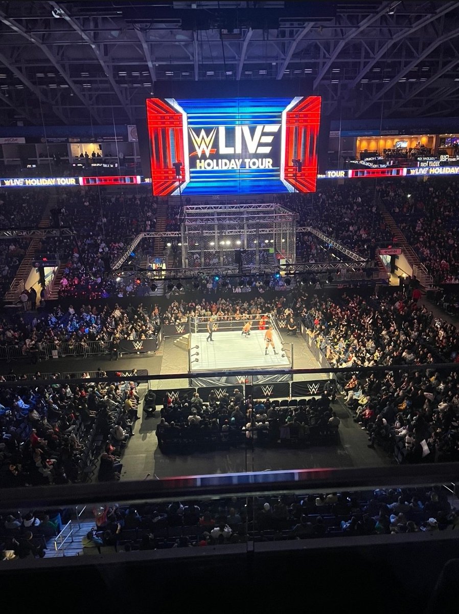 TCwrestlevotes's tweet photo. I bet y'all will tell me these were comped.
#WWEBridgeport #WWEPR #OnThePayroll #SuiteLife https://t.co/rrkzgWB3cT