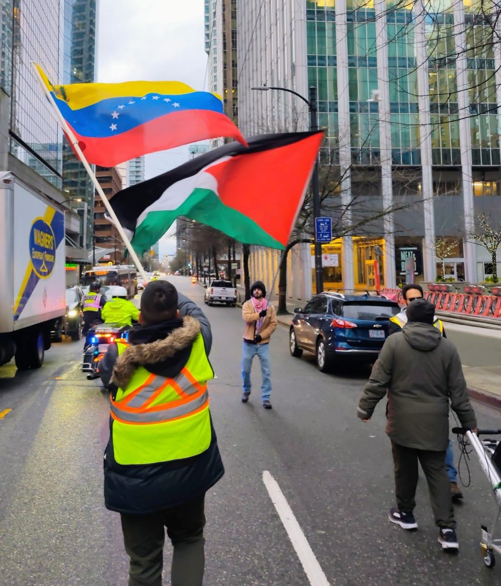 In #Vancouver, #Canada, in solidarity with #Venezuela, against aggression of the #UnitedStates.