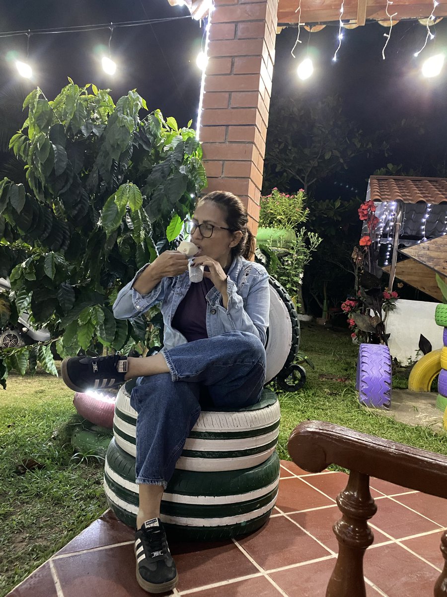 mandagarzon1112's tweet photo. Lo que el derecho no te enseña sobre la paz mental" o "Bitácora de una abogada en busca de silencio
Como abogada, mi mundo suele estar delimitado por leyes Sin embargo, como escritora es equilibrio personal En la quietud de la noche bajo una luna que no juzga sino que ilumina, https://t.co/gX7GLnaQpG
