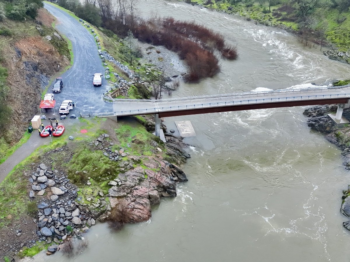 PlacerSheriff's tweet photo. 🚨 𝐒𝐞𝐚𝐫𝐜𝐡 𝐔𝐩𝐝𝐚𝐭𝐞 𝐟𝐨𝐫 𝐌𝐢𝐬𝐬𝐢𝐧𝐠 𝐇𝐢𝐤𝐞𝐫: 𝐒𝐮𝐧𝐝𝐚𝐲, 𝐉𝐚𝐧𝐮𝐚𝐫𝐲 𝟒 
Search operations continue today despite challenging weather conditions.

The Placer County Sheriff’s Office Dive Team and Marine Unit are actively searching, alongside the CAL FIRE NEU / Placer County Fire Department Tactical Rescue Team. Crews remain focused on thorough and methodical search efforts in and around the river corridor.

Air assets, including drones, are being utilized as weather conditions allow. CAL OES FIRIS was unable to fly overnight due to the weather; however, conditions will continue to be closely monitored, and FIRIS will be deployed as soon as it is safe to do so.

At this time, there is no evidence indicating anything other than an accidental incident, though all possibilities continue to be evaluated.

We continue to receive many offers from community members who want to help, and we truly appreciate that support. For everyone’s safety, it is best for this search to be conducted by trained professionals using specialized equipment and the latest technology. This ensures clear communication, consistent location tracking, and coordinated operations, especially in an area with no cell phone reception.

We appreciate the support as search efforts continue.

** For additional background information please refer to our prior post **