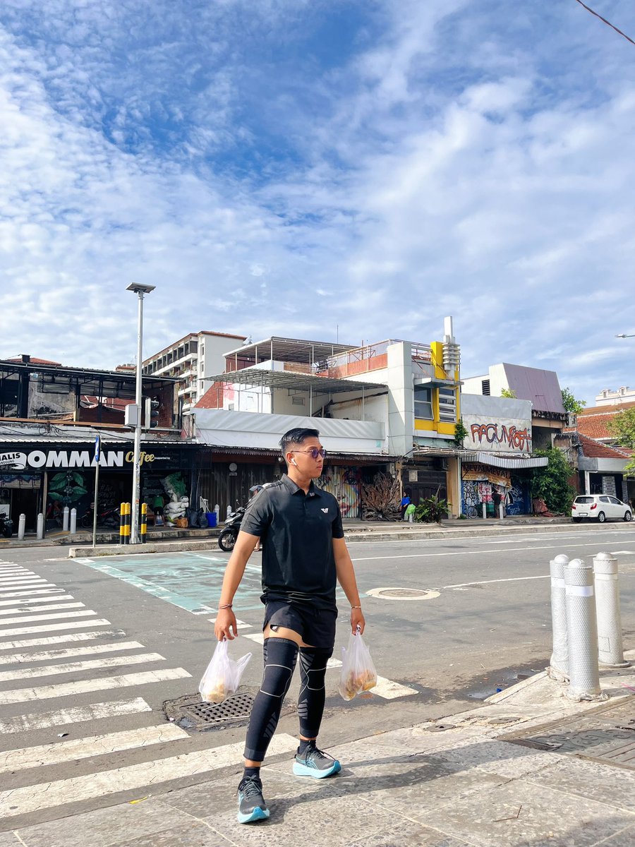 Katanya lari, tp jam 6 udah penuh ayok balik kost wkkkkk

Lanjut ngopi dmn pagi ini,rekomendasi kak
#gayjogja