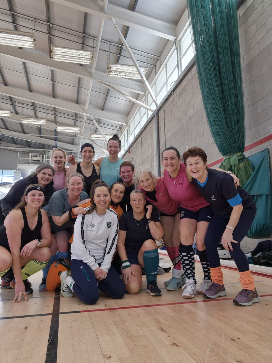 RuthyMcD's tweet image. Double indoor session today, started with 2 hours of Irish trials this morning followed by a league match this evening. ☠️

Good to be back on the indoor court! 🏑

Recovery Boots = Essential!

#PushPlay #lovetheboards