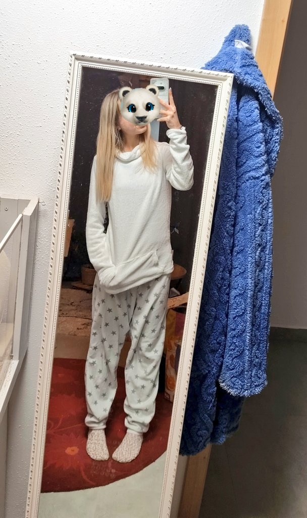 lsabe11's tweet image. Me and Mr. Bibble are finally back at my own place 🩷 so expect me to be more active again