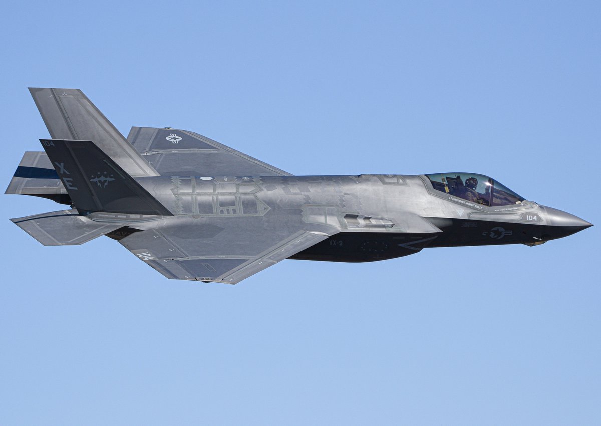 619_Aviation's tweet image. A pair of F-35Cs from VX-9 ripping through Star Wars Canyon back in 2019 on a crip winter's day in January. 
#deathvalley #f35 #vx9 #starwarscanyon
