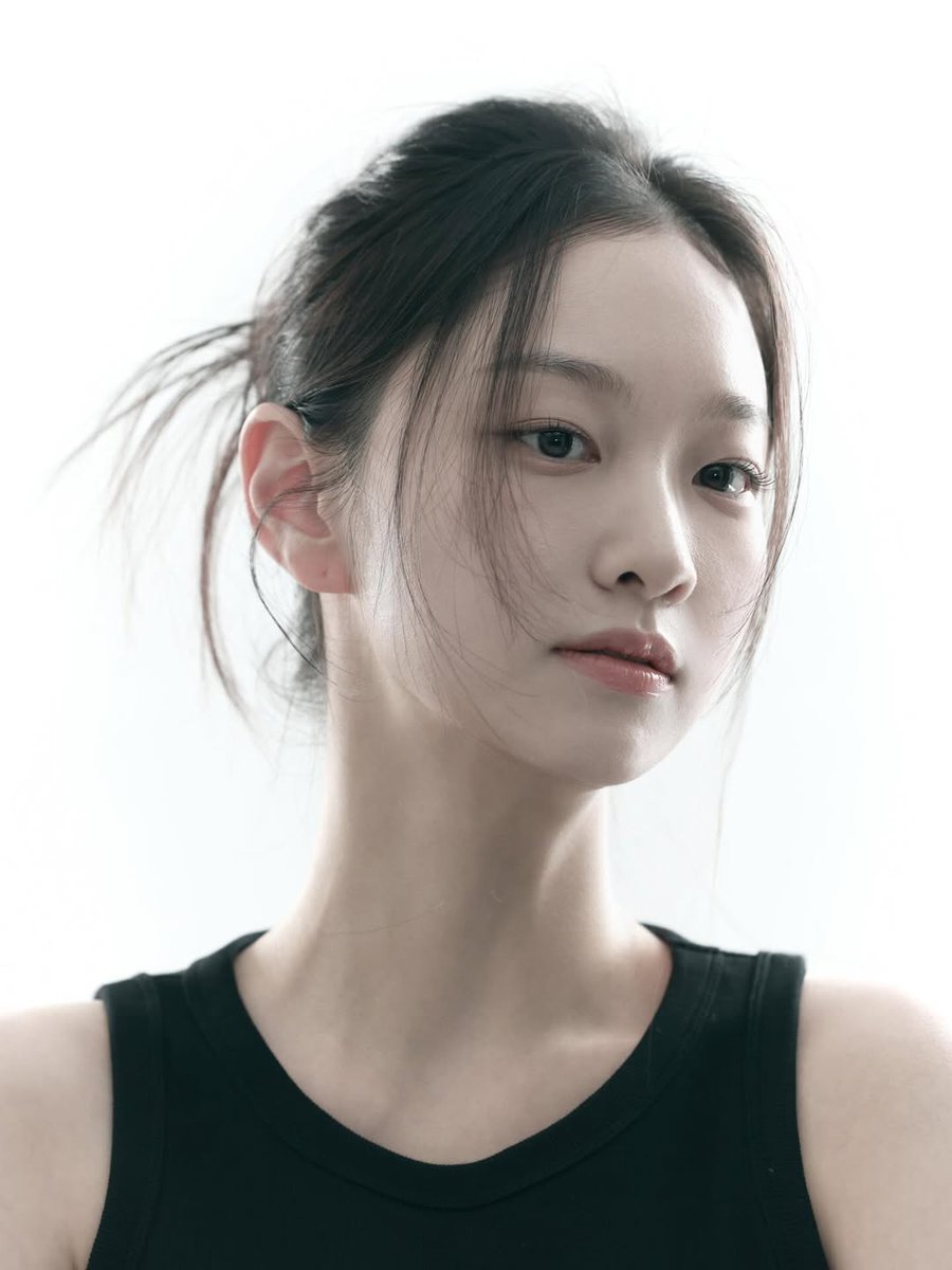 Yikyung, K. tweet media