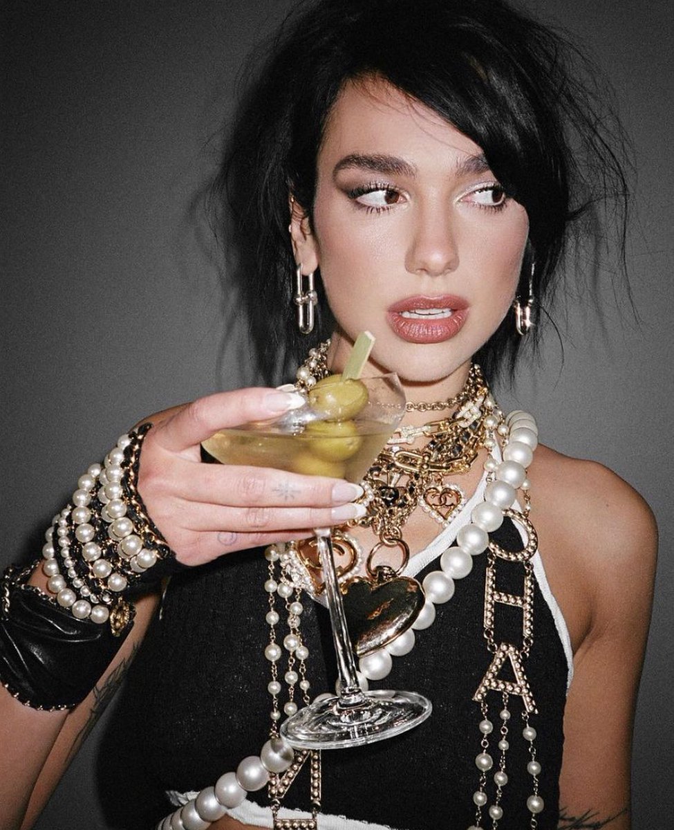 obviouswess's tweet photo. 🚨UM ARRASO:  Wes (@obviouswess) compartilha em seu IG pessoal um pouco mais dos detalhes de seu look para o after party do #SWTawards https://t.co/gzCUBDtPW2