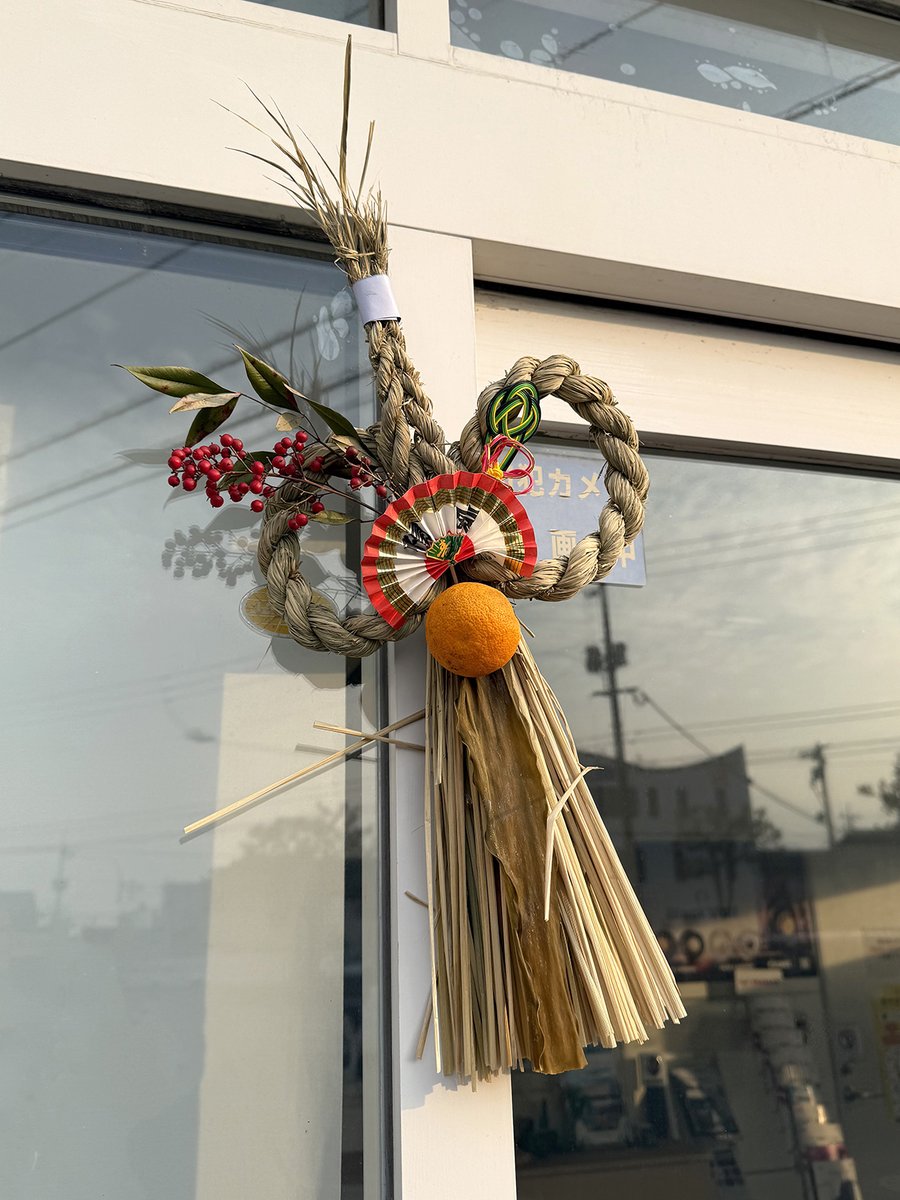 ryobi_techno's tweet photo. ＼ 新年のご挨拶 ／
明けましておめでとうございます。
本日が仕事始めです。

本年も皆さまの車両の安心・安全を第一に、丁寧な点検・整備に努めてまいります🚚🚌🔧

2026年もどうぞよろしくお願いします。

#仕事始め  #新年のご挨拶 #2026年 https://t.co/kY3VHhVq21