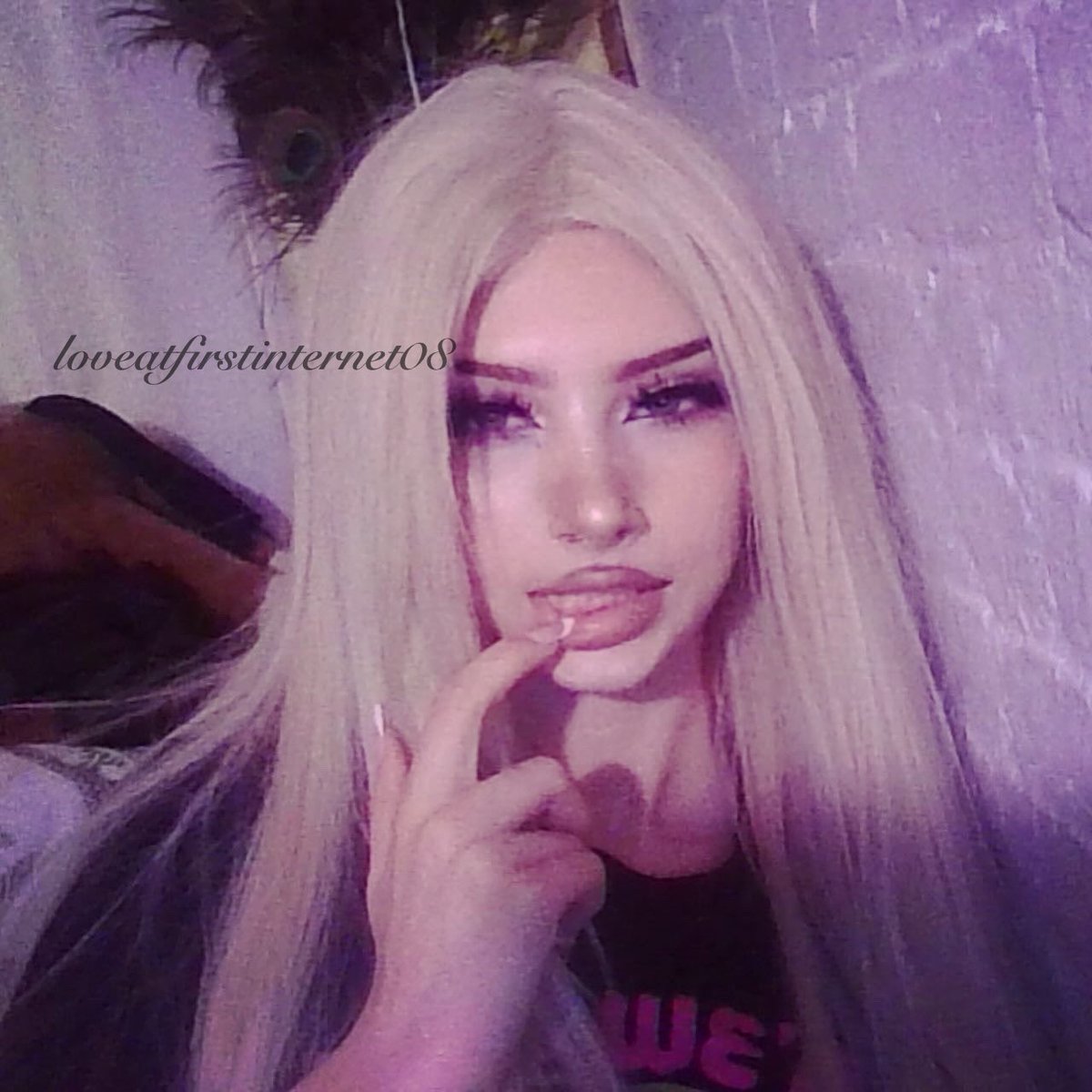 loveatfirstinternet🐾🐾 tweet media