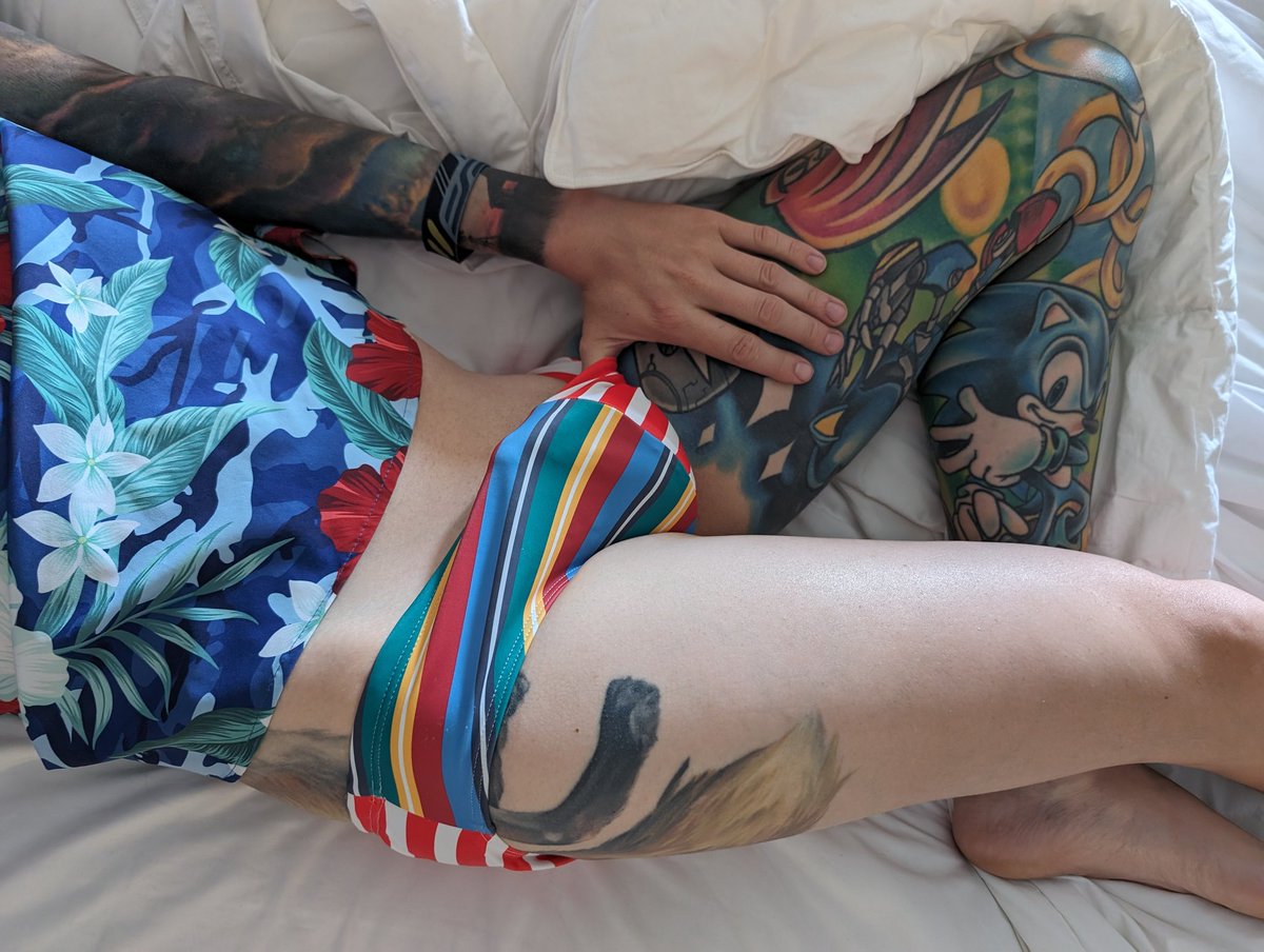 AWDoggoAD's tweet photo. Have a beach bulge for 11th day of Bulgemas! https://t.co/VLdVTwAvaj
