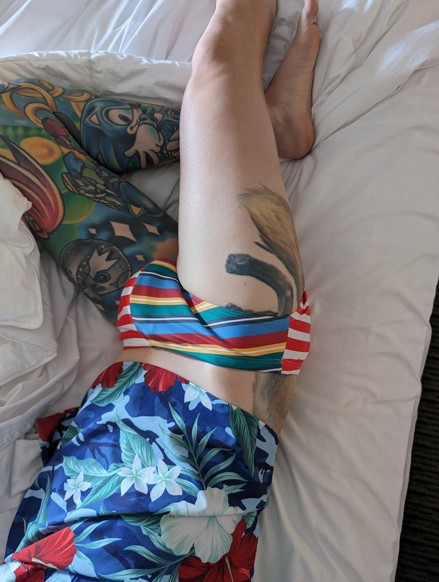 AWDoggoAD's tweet photo. Have a beach bulge for 11th day of Bulgemas! https://t.co/VLdVTwAvaj