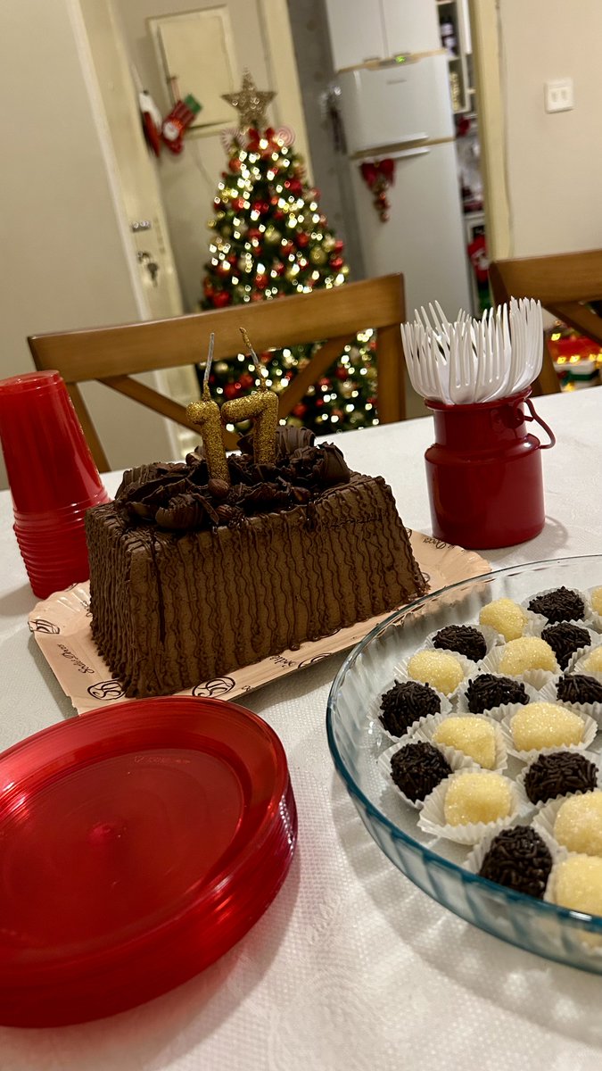 Agora um momento de felicidade… parabéns, filhota 🎂🥳🎉🎁