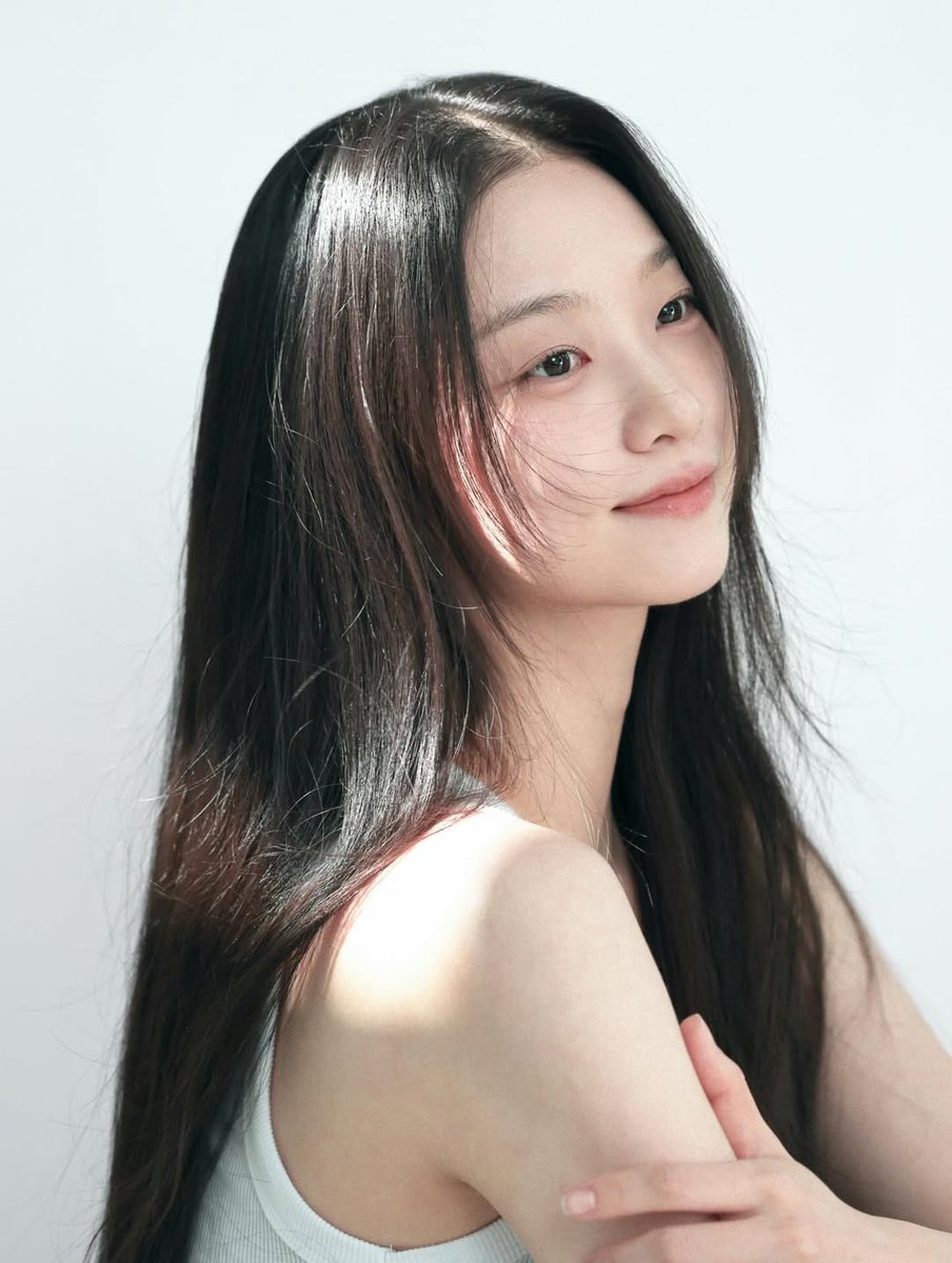 Yikyung, K. tweet media