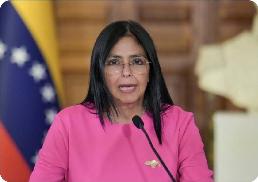 Twice Twitter has eliminated this message. Delcy Rodriguez is the main culprit of Maduro demise. She and her psyco brother Jorge. The only way  Maduro might have been able to save himself... eliminate Delcy and her brother Jorge. Now, it is too late