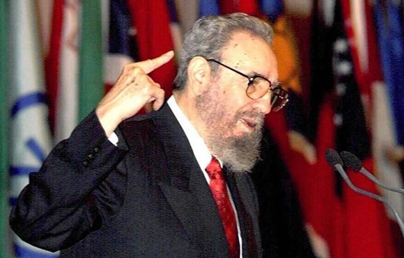 "¡Queremos paz y debemos luchar por la paz, pero una paz para todos los pueblos, con derecho para todos los pueblos del mundo! Una paz con respeto, con derechos, con independencia y con seguridad para todos los pueblos del mundo, ¡esa es la paz por la que todos debemos luchar!"
