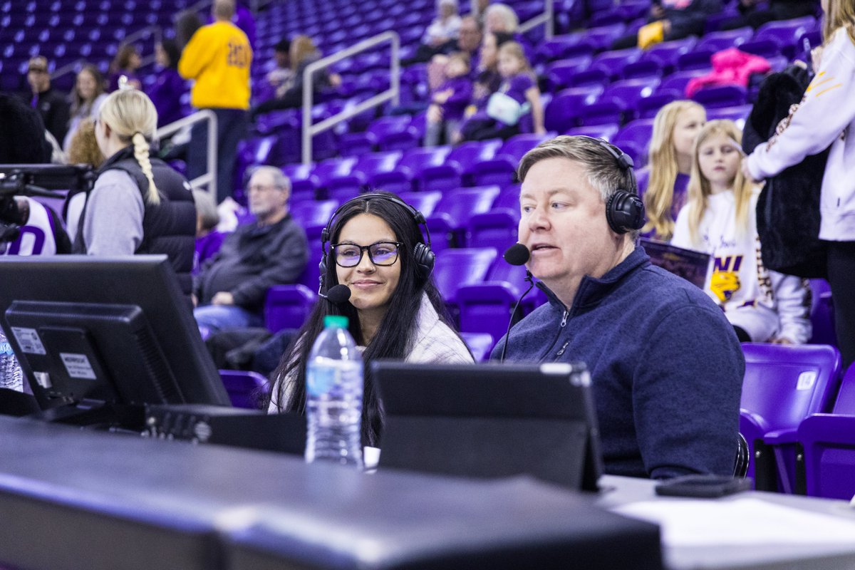 UNIwbb's tweet image. Fans, can't be here in person? Catch our very own @mayamcdermott_ making her TV debut with Eric Braley on ESPN+!

📺 bit.ly/3NqVID4

#EverLoyal | #1UNI