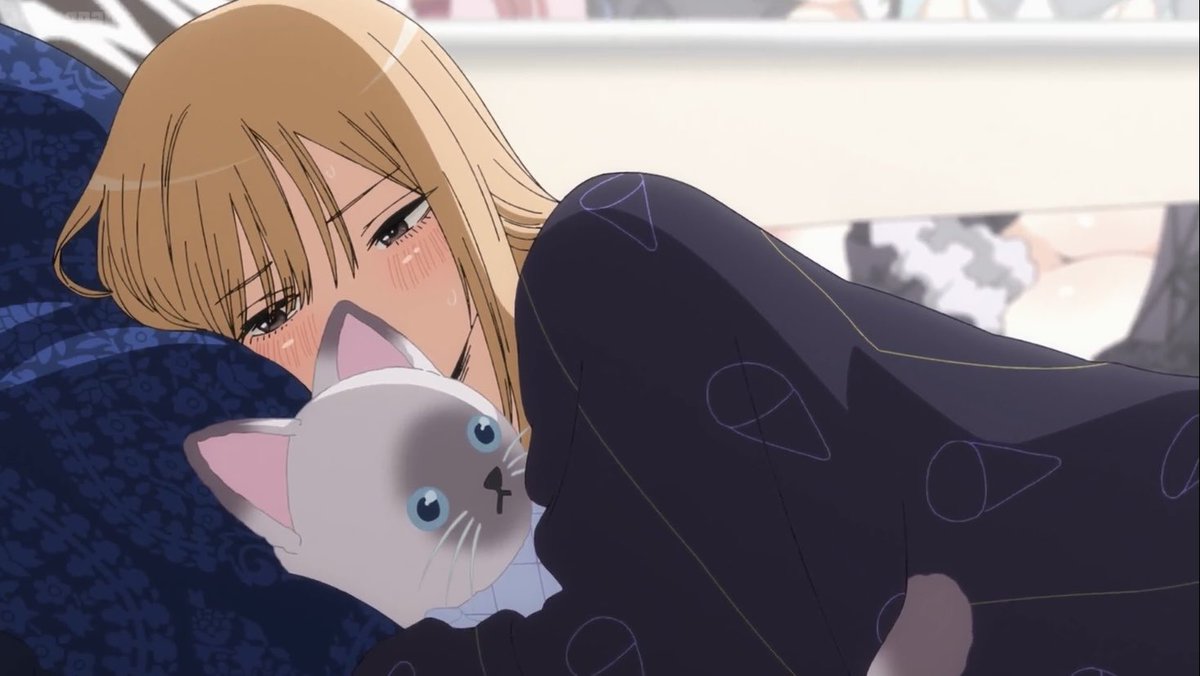 hourly marin 🤍 tweet media