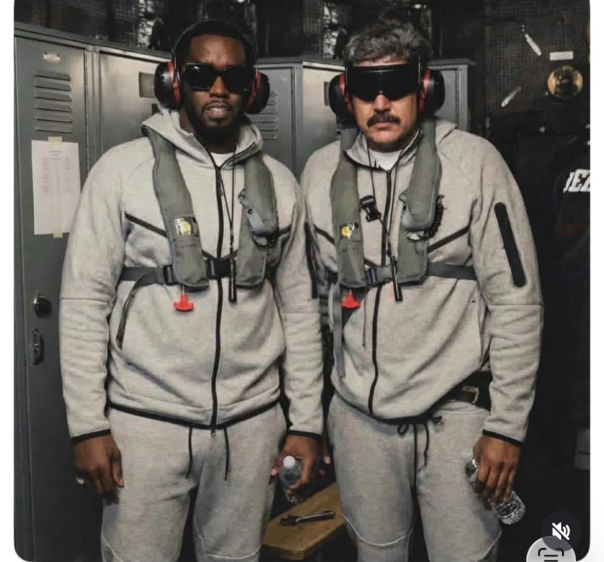 otis25u512gb's tweet image. Me and jimmy pulling up to da club. (Hes black / doesn't matter)